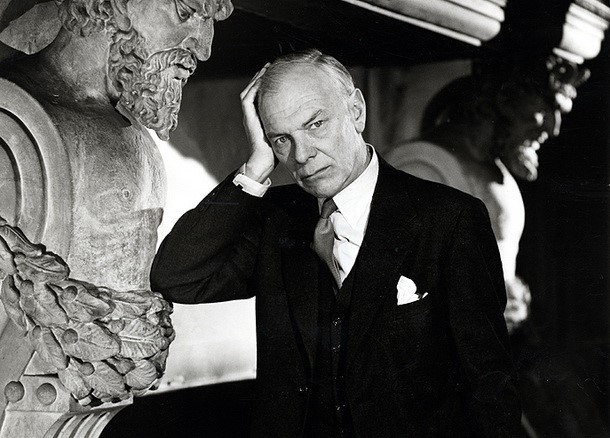 Gareth_Jones_Memorial_Table